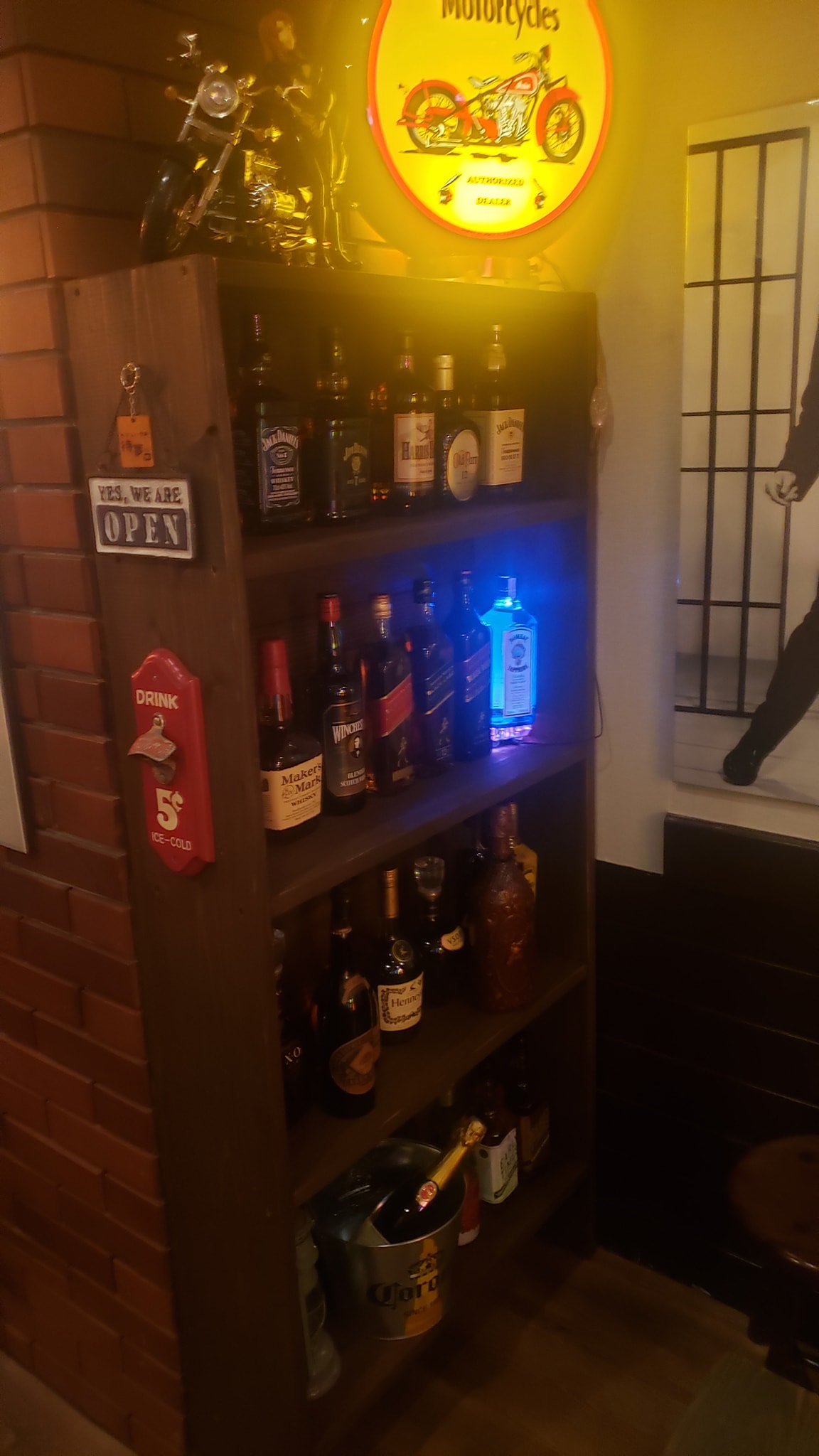 ネオンサインの灯り